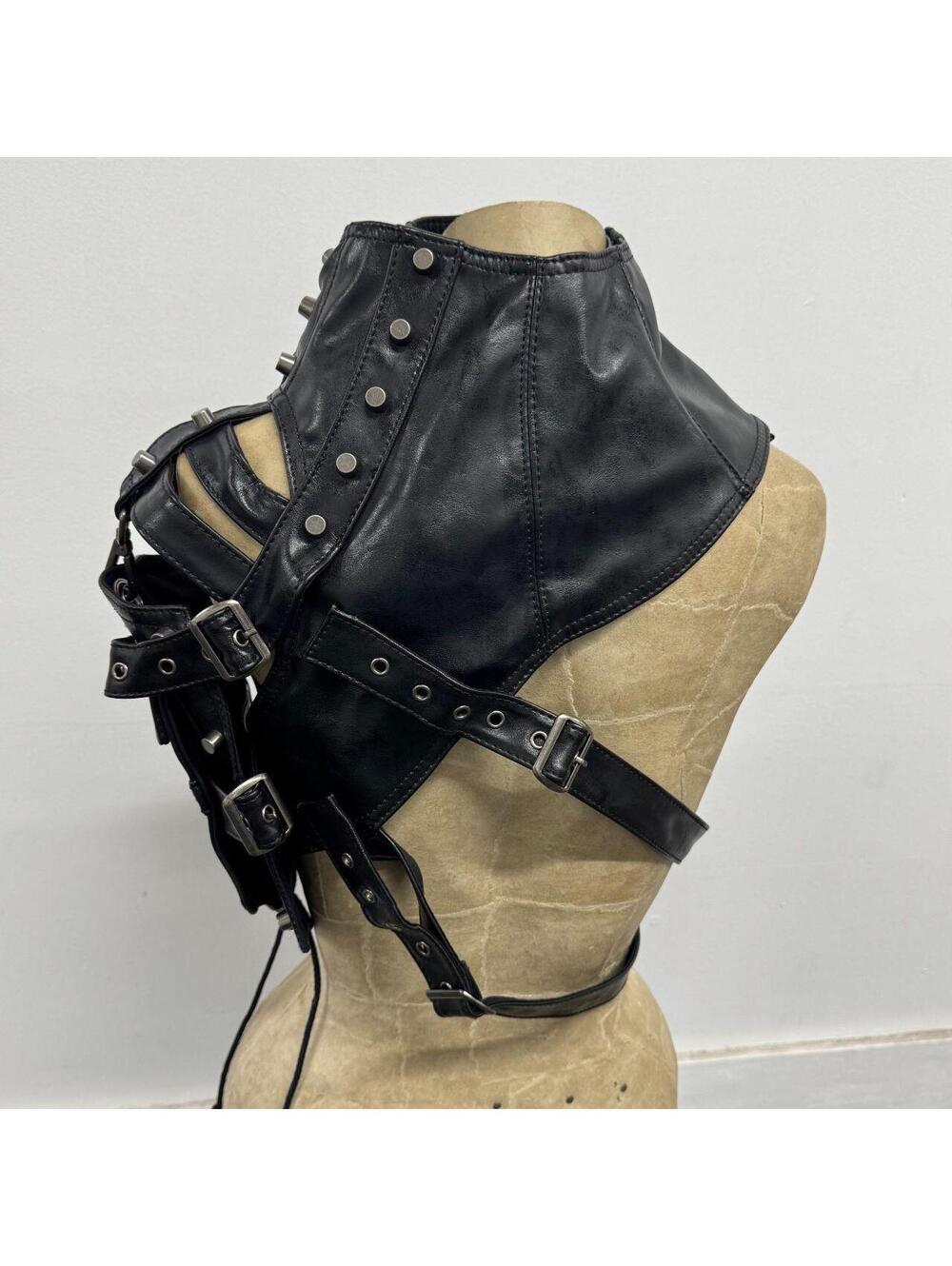 Avant-Garde Cyberpunk Apocalyptic Black Asymmetric Pauldron Harness - Picture 4 of 7